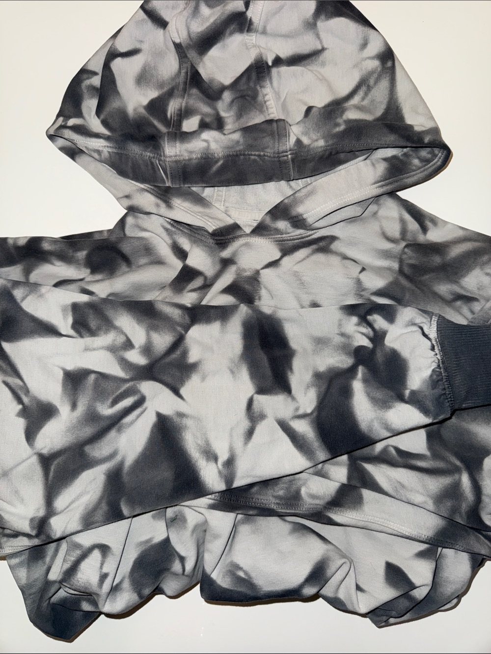 lululemon athletica Gray and Black Tie-Dye Cropped Hoodie